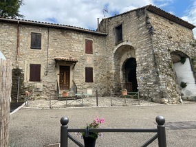 place Léon Castanet